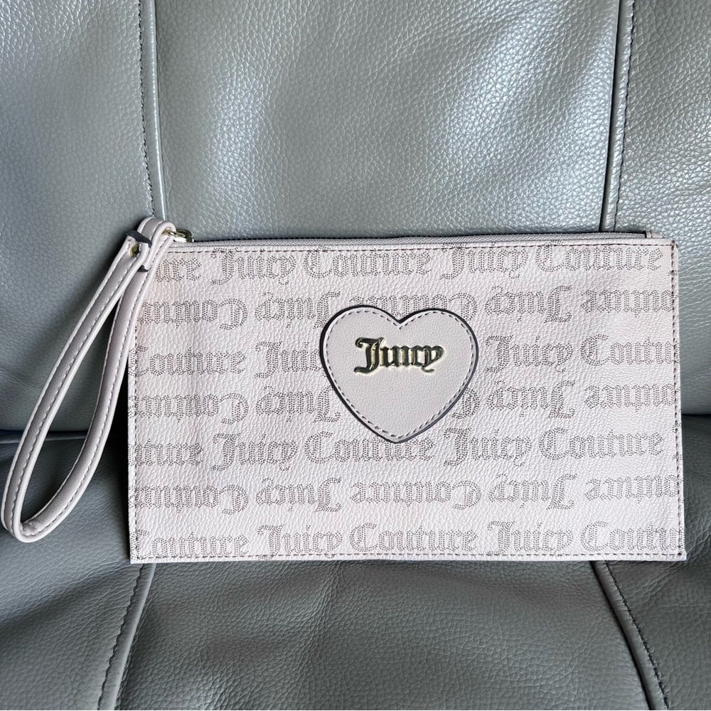 Juicy Couture Tan Beige Wristlet Clutch Card Holder With Heart Gold Logo Zipper
